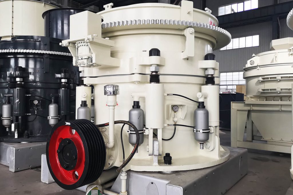 Concasseur à cône hydraulique multicylindre