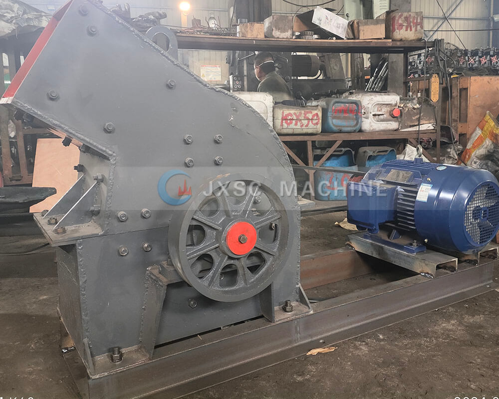 Concasseur à marteaux avec moteur