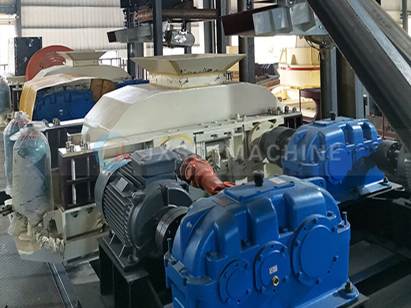 Concasseur à rouleaux hydraulique