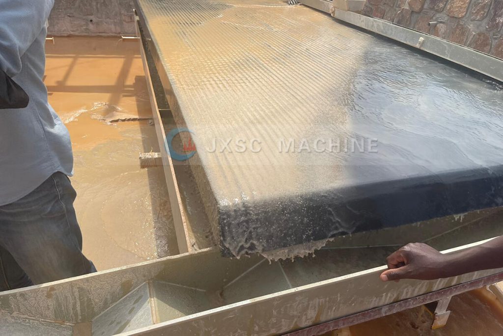 Concentration par gravité - table vibrante