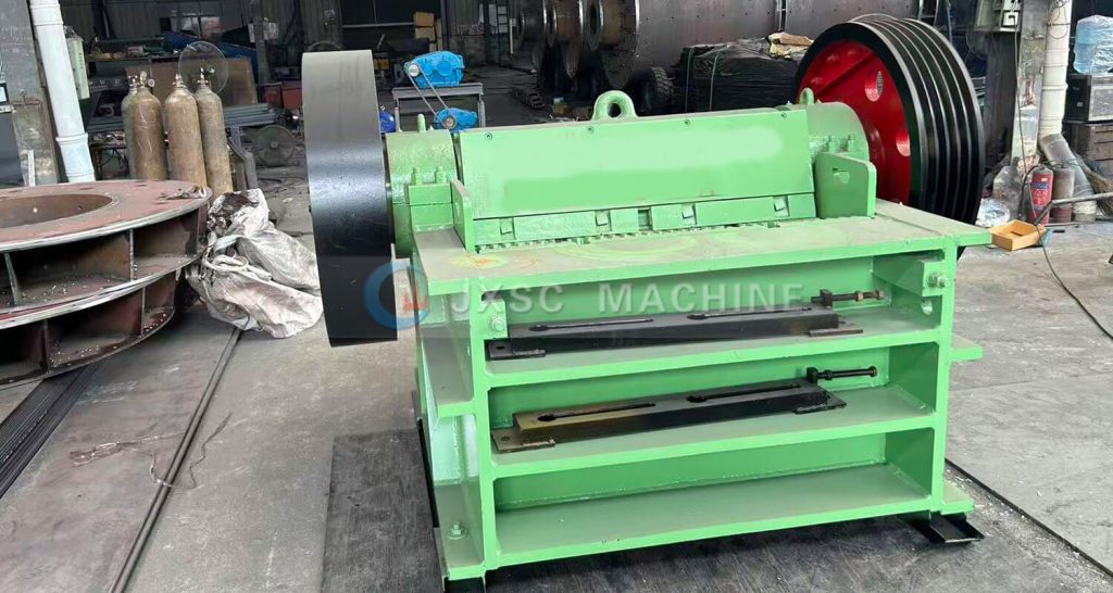 concasseur à granulométrie de décharge réglable